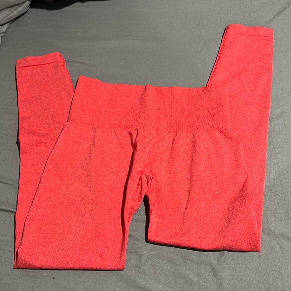 NVGTN Candy Apple Curve Seamless Leggings!